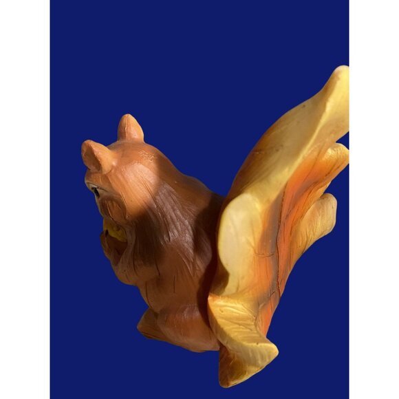 Squirrel Figurine With Fall Autumn Leaf and Acorn - Picture 4 of 12